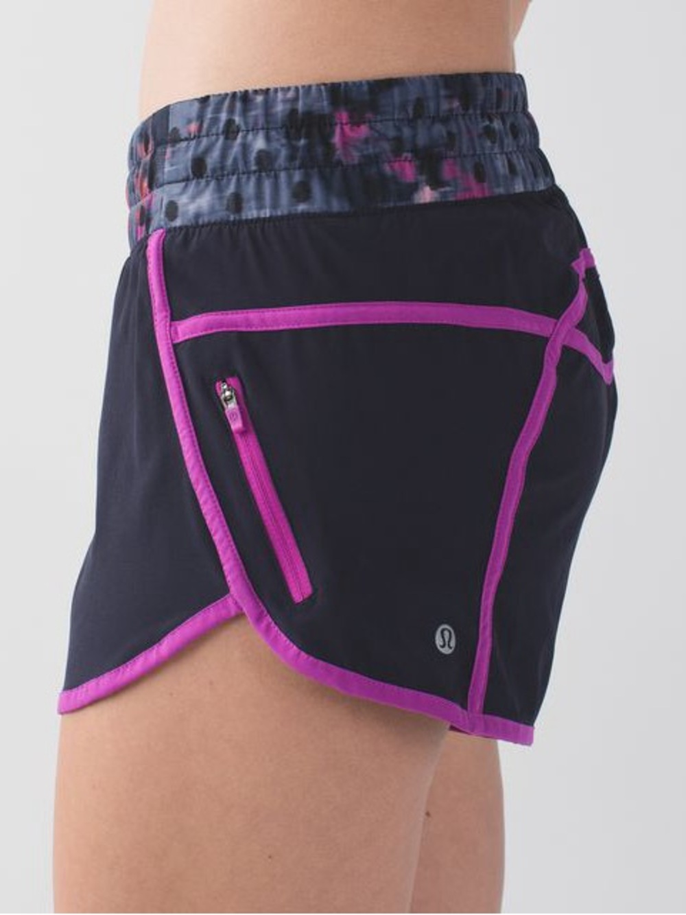 Lululemon Tracker Shorts V *4"